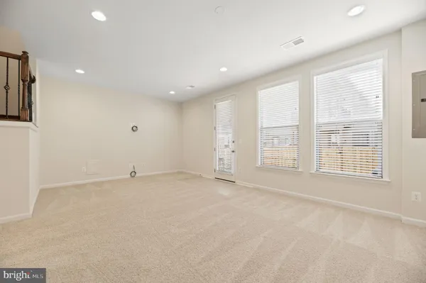 $3,350 | 42409 Dogwood Square, Sterling, VA 20166