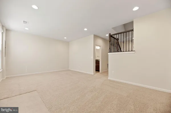 $3,350 | 42409 Dogwood Square, Sterling, VA 20166