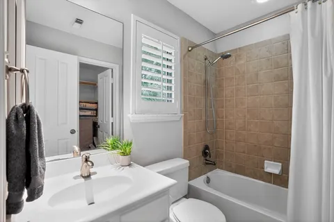 $750,000 | 42 South Crisp Morning Circle, The Woodlands, TX 77382