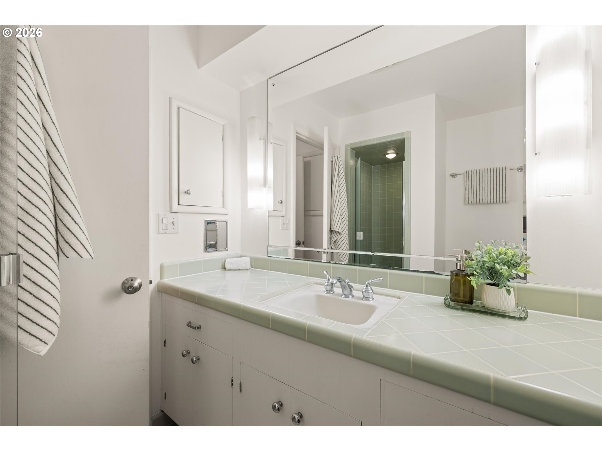 4922 Southwest Barnes Road Portland, OR 97221 - Photo 25 of 44 Gallery Image 25
