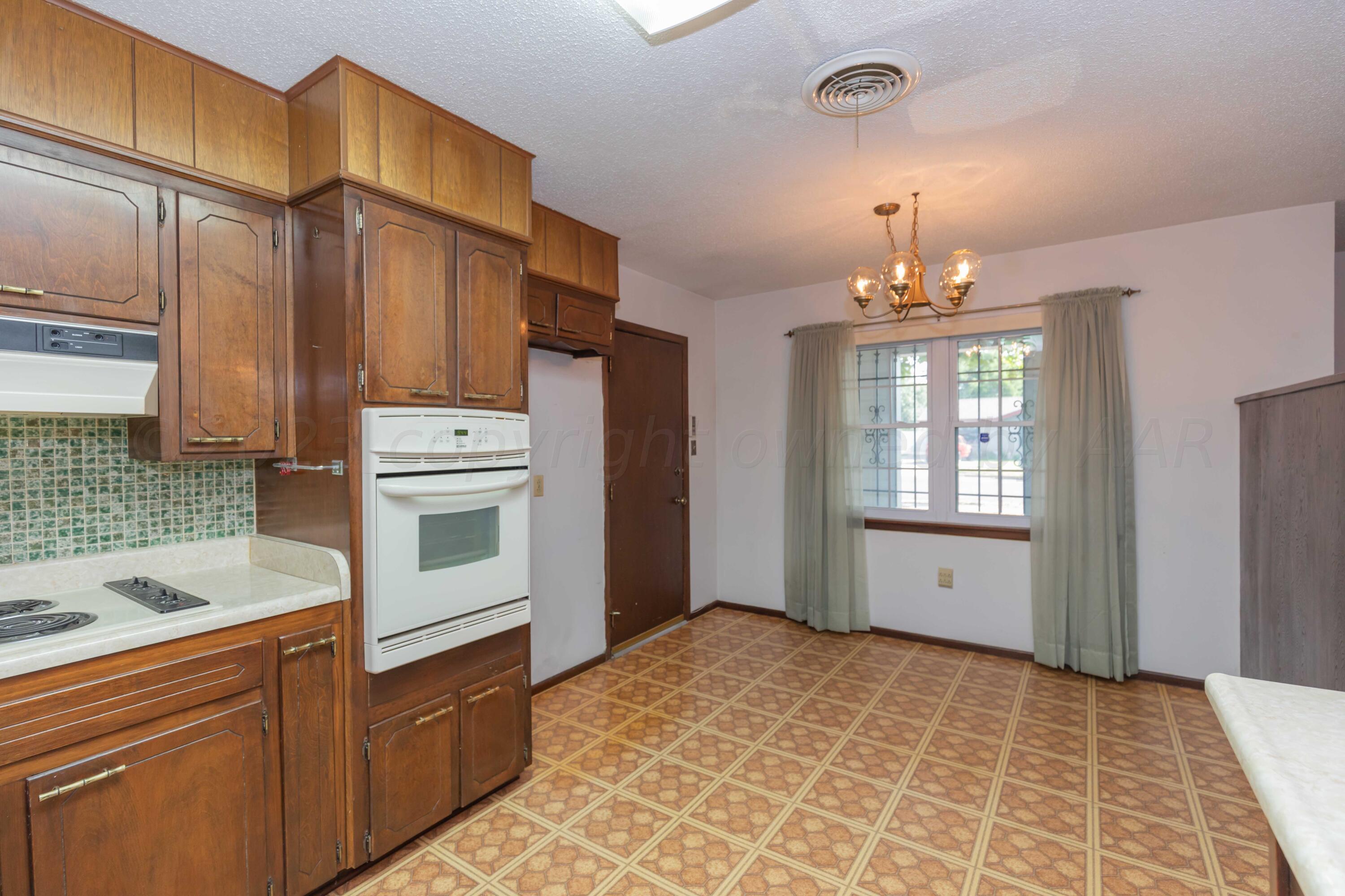 2819 Armand Street Amarillo, TX 79110 - Photo 13 of 42 KITCHEN VIEW 3