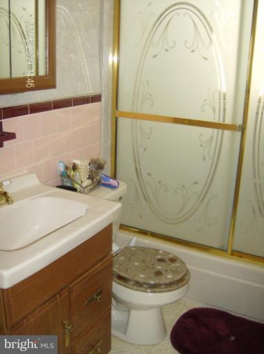 2138 Vailthorn Road Middle River, MD 21220 - Photo 11 of 21 Bath #1