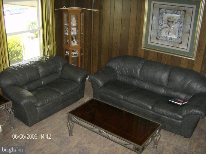 2138 Vailthorn Road Middle River, MD 21220 - Photo 4 of 21 Living Room