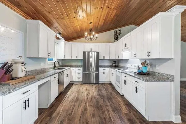 $635,000 | 1535 Hughes Lake Road Southeast, Cleveland, TN 37323