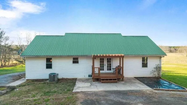 $635,000 | 1535 Hughes Lake Road Southeast, Cleveland, TN 37323