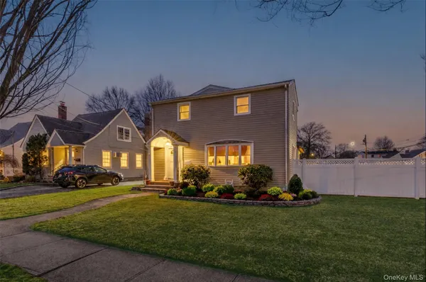 $819,000 | 2632 Montauk Avenue, Merrick, NY 11566