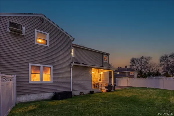 $819,000 | 2632 Montauk Avenue, Merrick, NY 11566