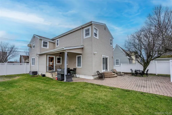 $819,000 | 2632 Montauk Avenue, Merrick, NY 11566