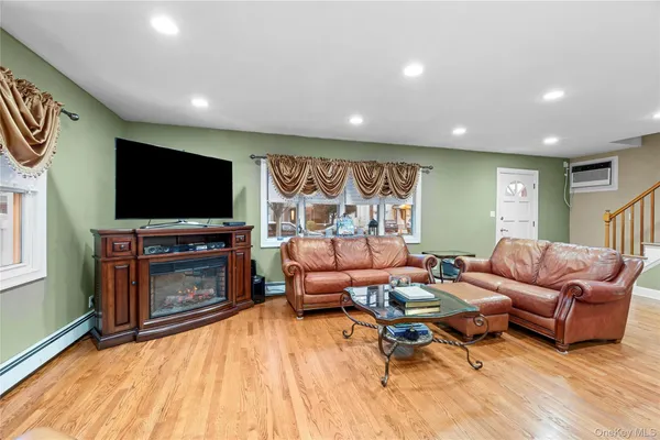 $819,000 | 2632 Montauk Avenue, Merrick, NY 11566