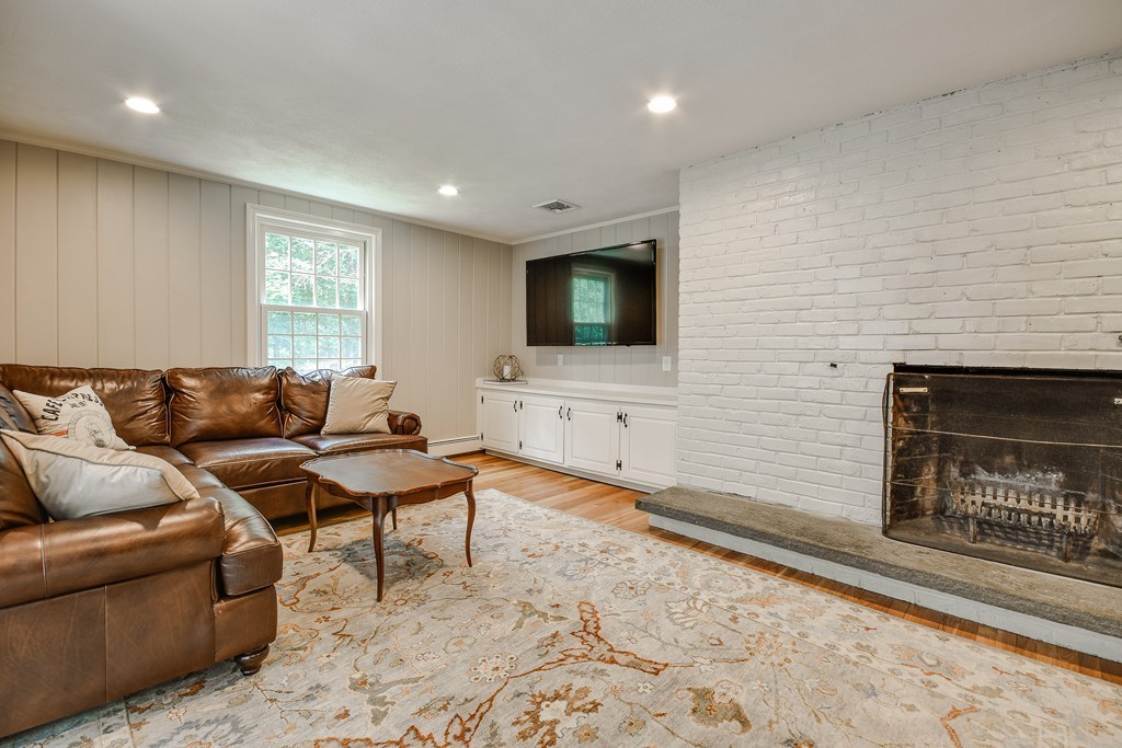 14 Wood Road Sherborn, MA 01770 - Photo 12 of 29 Gallery Image 12