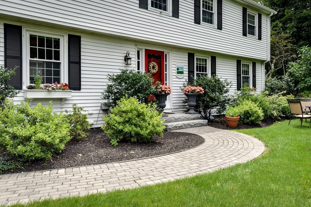14 Wood Road Sherborn, MA 01770 - Photo 4 of 29 Gallery Image 4