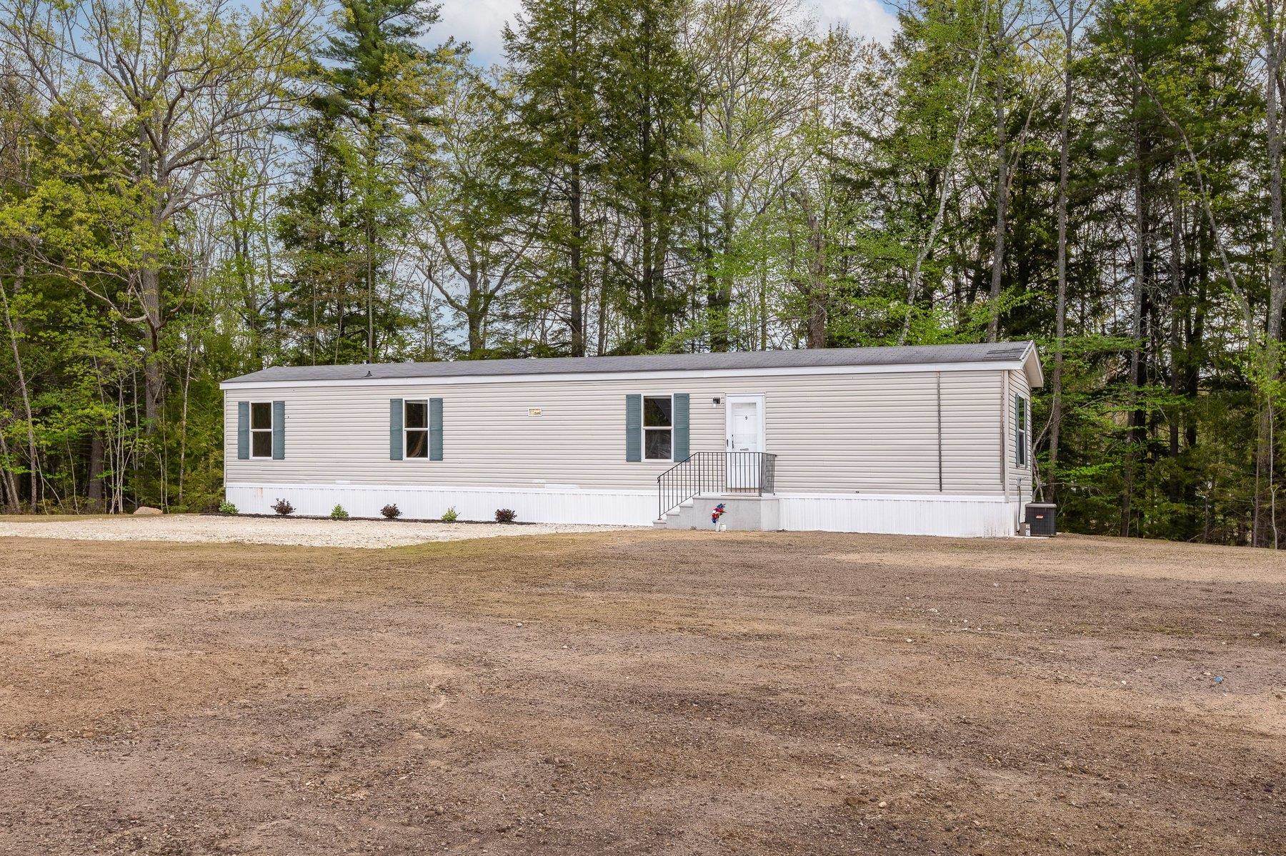 58 Shaw Drive Rochester, NH 03868 - Photo 4 of 24