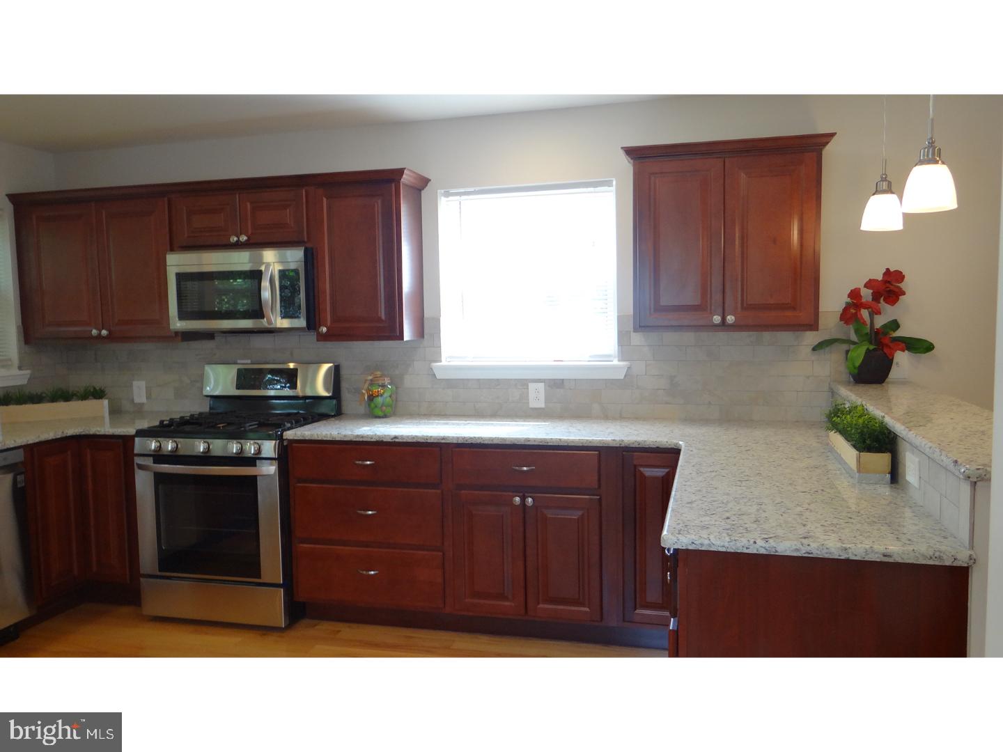 708 South Harmony Road Newark, DE 19713 - Photo 8 of 25