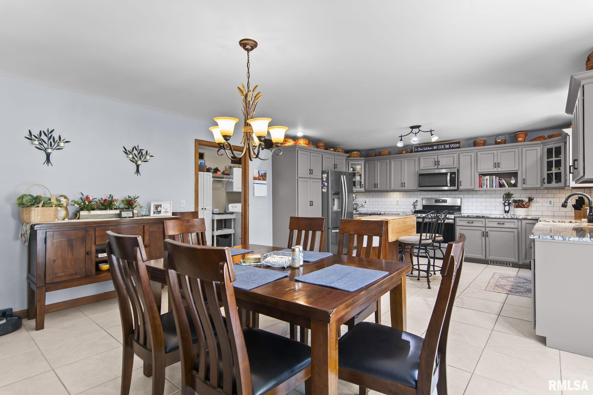 4489 Palmyra Road Palmyra, IL 62674 - Photo 11 of 52
