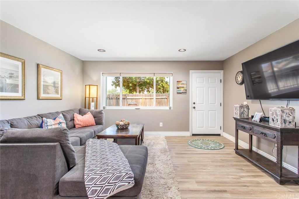 2745 Westridge Road Riverside, CA 92506 - Photo 2 of 29