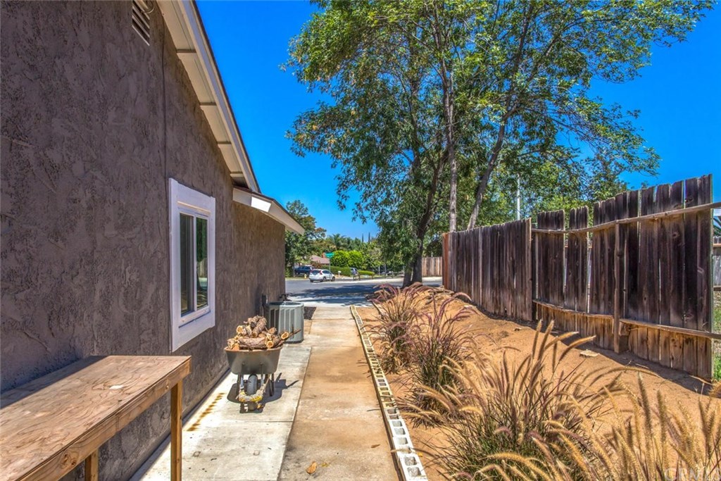 2745 Westridge Road Riverside, CA 92506 - Photo 25 of 29