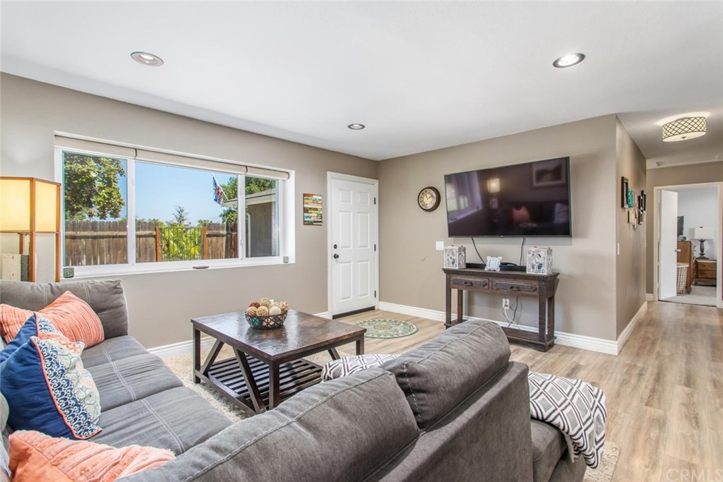 2745 Westridge Road Riverside, CA 92506 - Photo 6 of 29