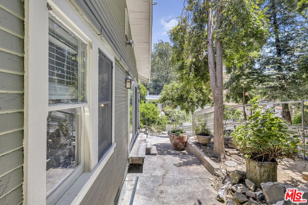 313 Museum Drive Los Angeles, CA 90065 - Photo 30 of 43