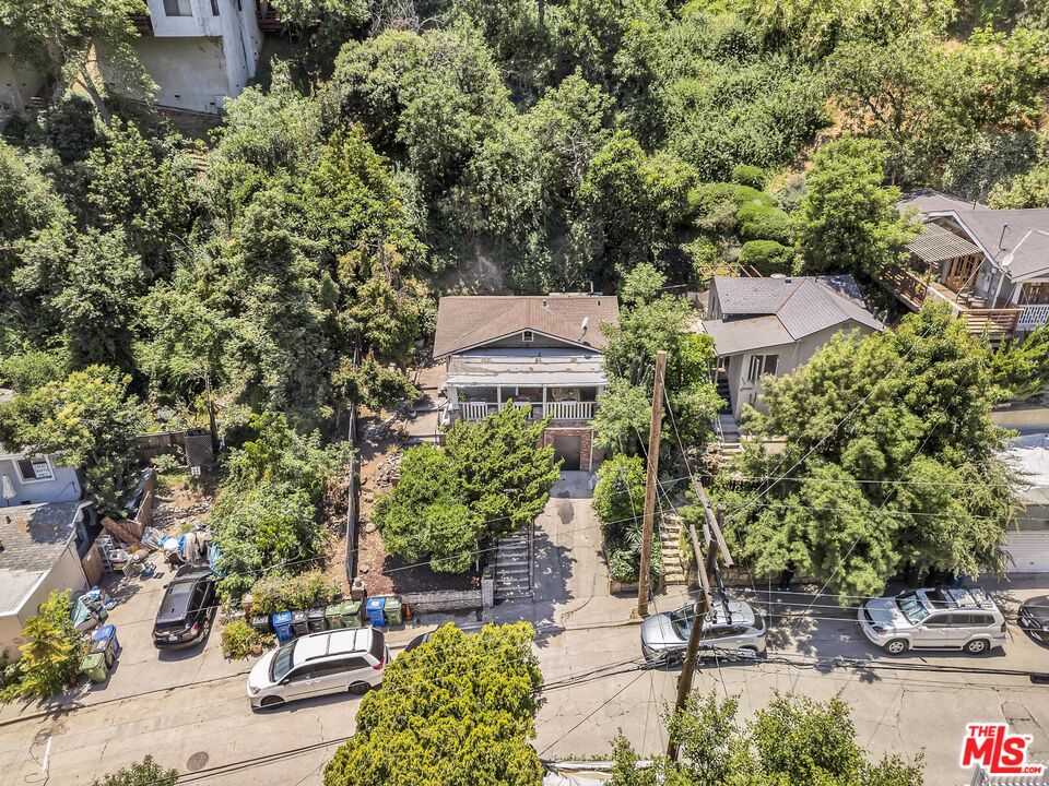 313 Museum Drive Los Angeles, CA 90065 - Photo 5 of 43 an outdoor space with patio and furniture