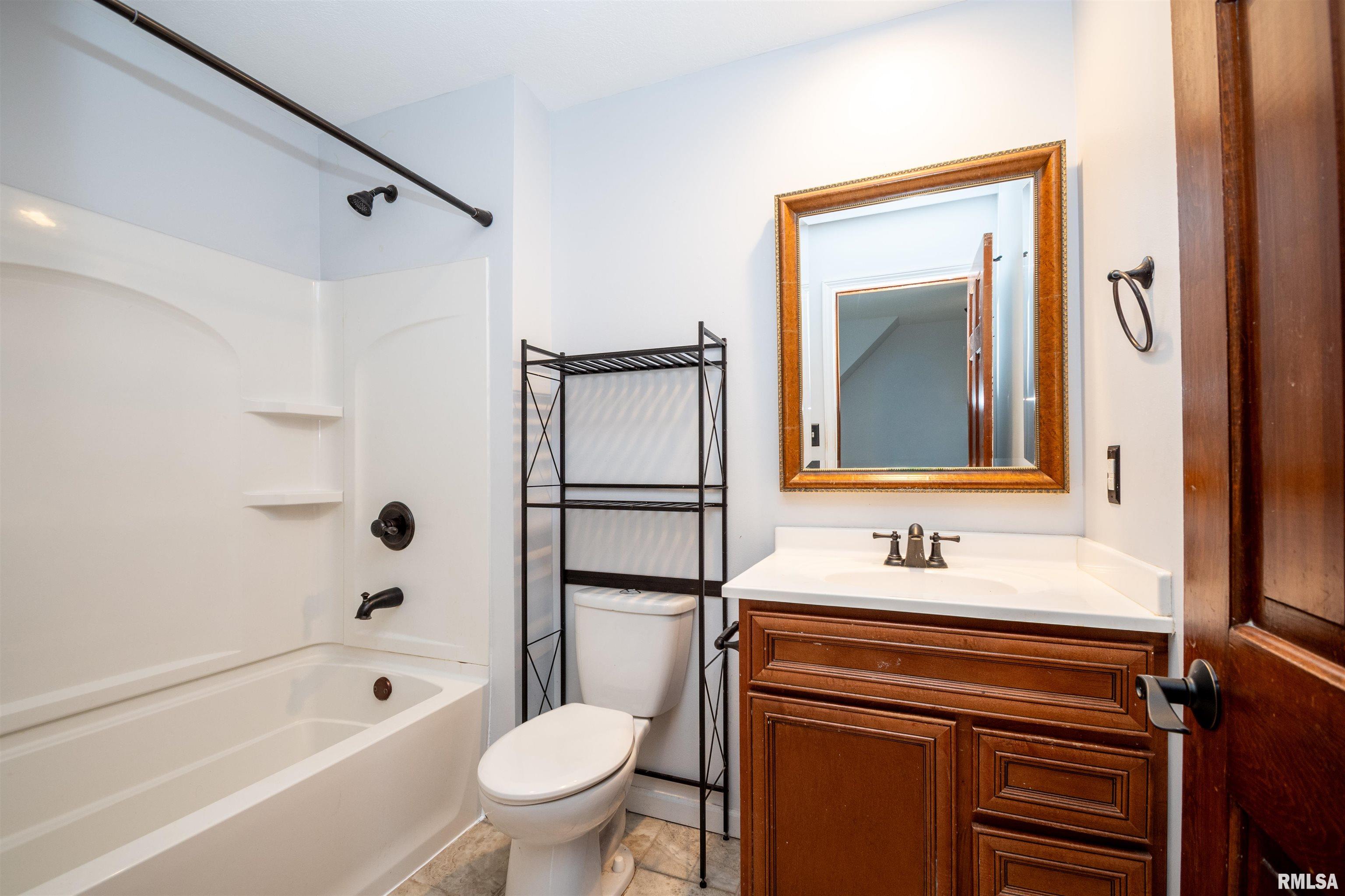 6729 North Mount Hawley Road Peoria, IL 61614 - Photo 31 of 44 Gallery Image 31