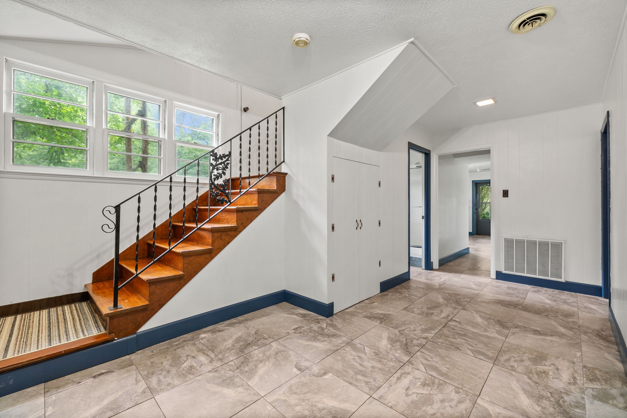 3443 Mann Road Lebanon, TN 37087 - Photo 46 of 55 a view of an entryway with wooden floor
