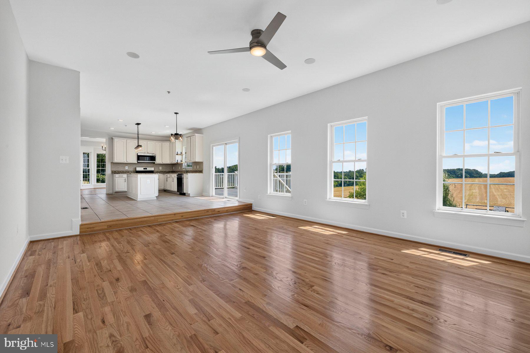 5891 Woodbine Road Woodbine, MD 21797 - Photo 12 of 66 Family Room