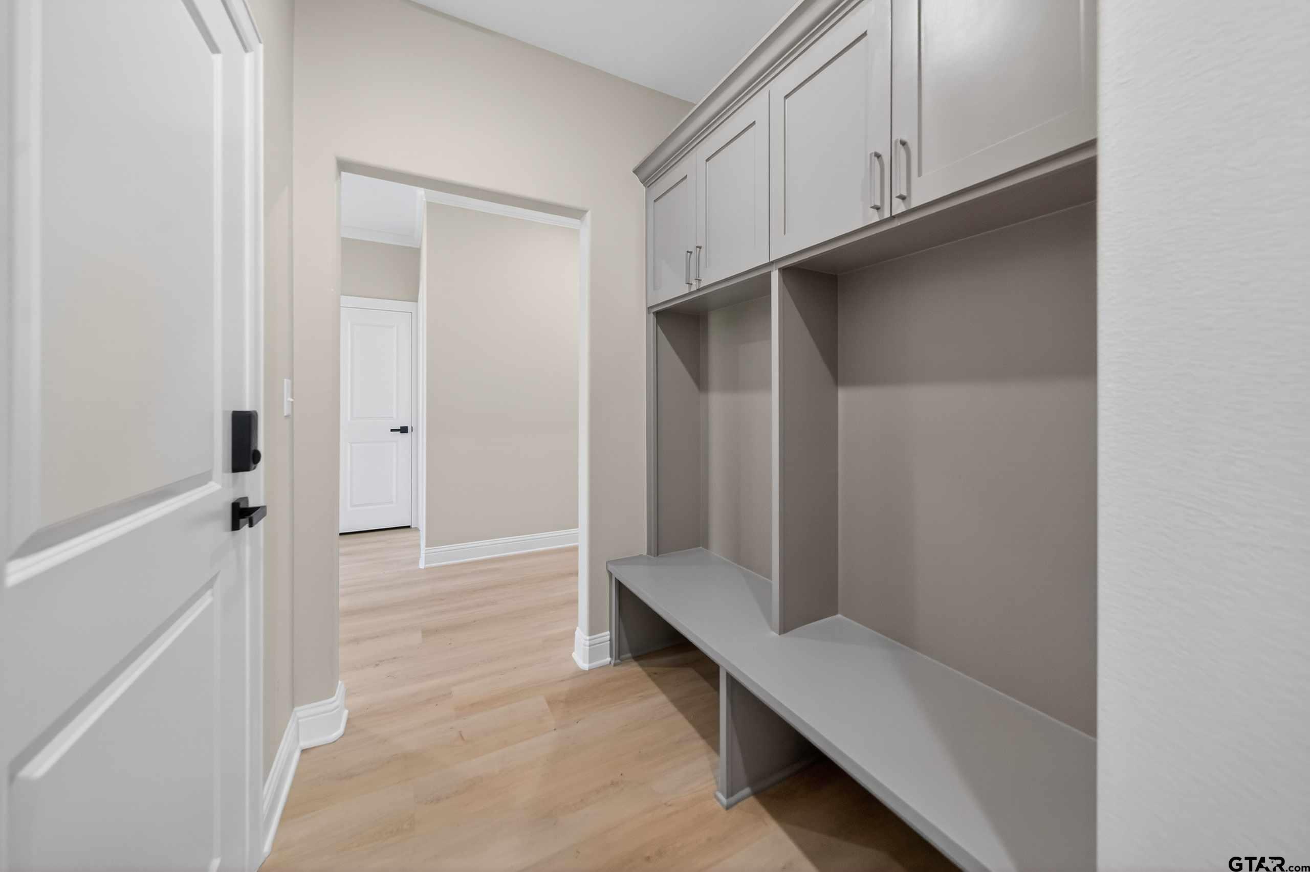 3049 Guinn Farms Road Tyler, TX 75707 - Photo 32 of 43 a hallway with closet