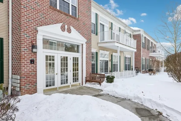 $525,000 | 109 4 Seasons Drive, Unit 109, Wayne, NJ 07470