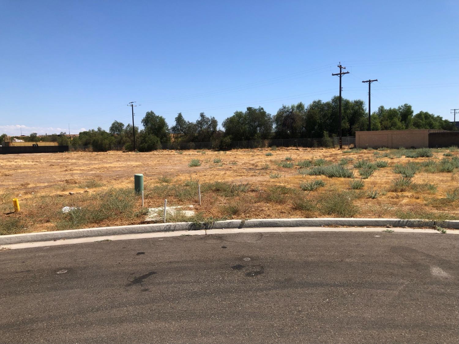 440 Park Creek Drive Clovis, CA 93611 - Photo 1 of 4 a view of a lake