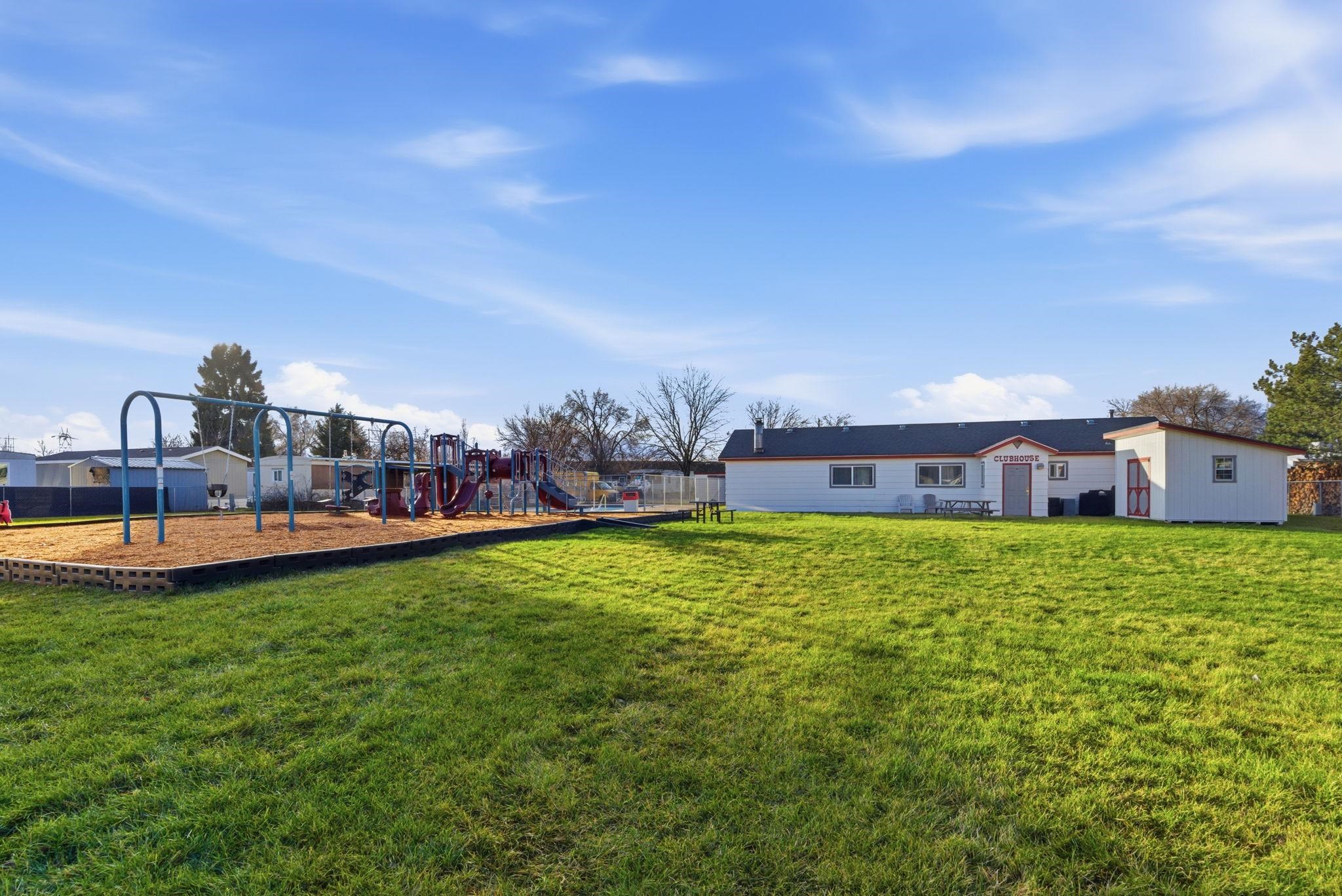 11705 North Wilson Street, Unit D28 Mead, WA 99021 - Photo 38 of 42