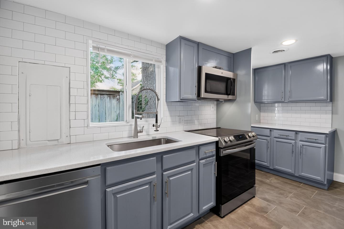 1727 Forestville Road Edgewater, MD 21037 - Photo 2 of 29 Gallery Image 2