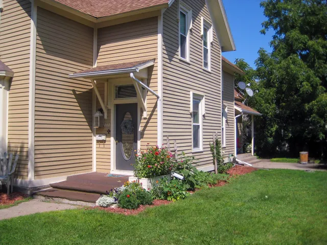 $210,000 | 202 South Wacouta Avenue, Prairie du Chien, WI 53821