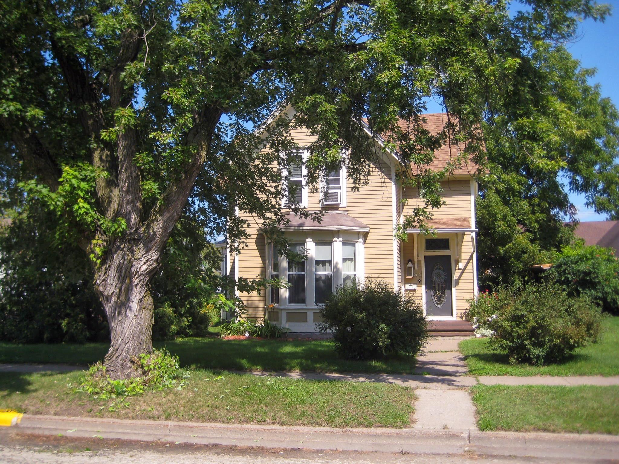 202 South Wacouta Avenue Prairie du Chien, WI 53821 - Photo 35 of 36