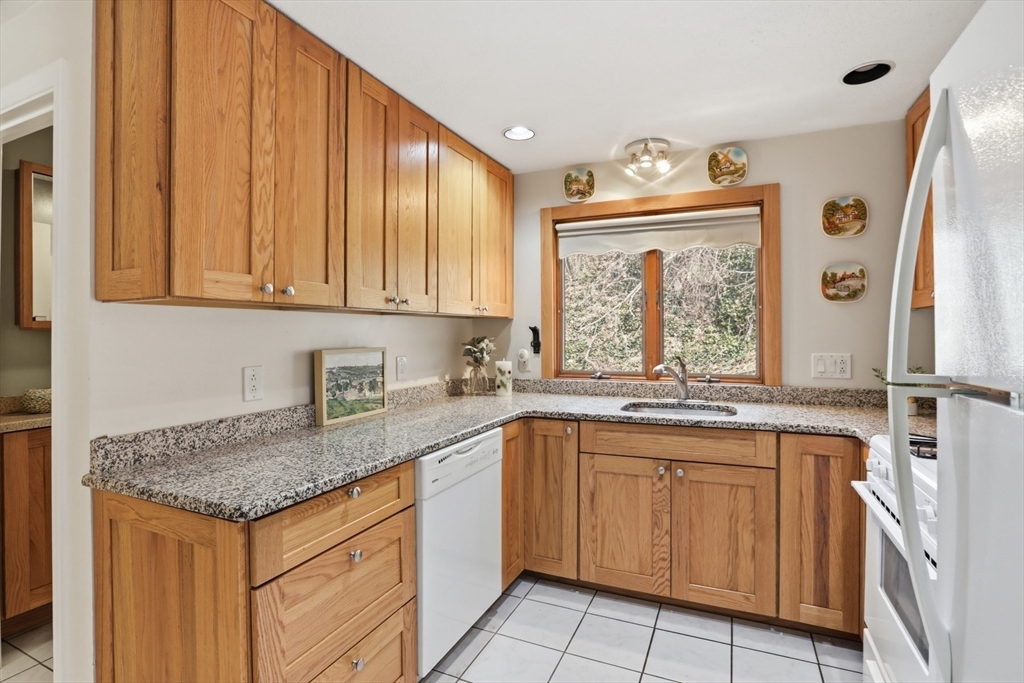 26 Valley Road, Unit 26 Lynn, MA 01902 - Photo 2 of 33