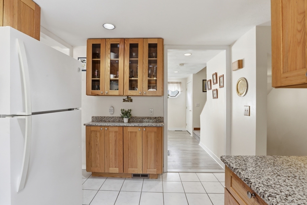 26 Valley Road, Unit 26 Lynn, MA 01902 - Photo 3 of 33