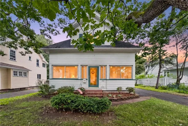 $224,900 | 3948 Culver Road, Irondequoit, NY 14622
