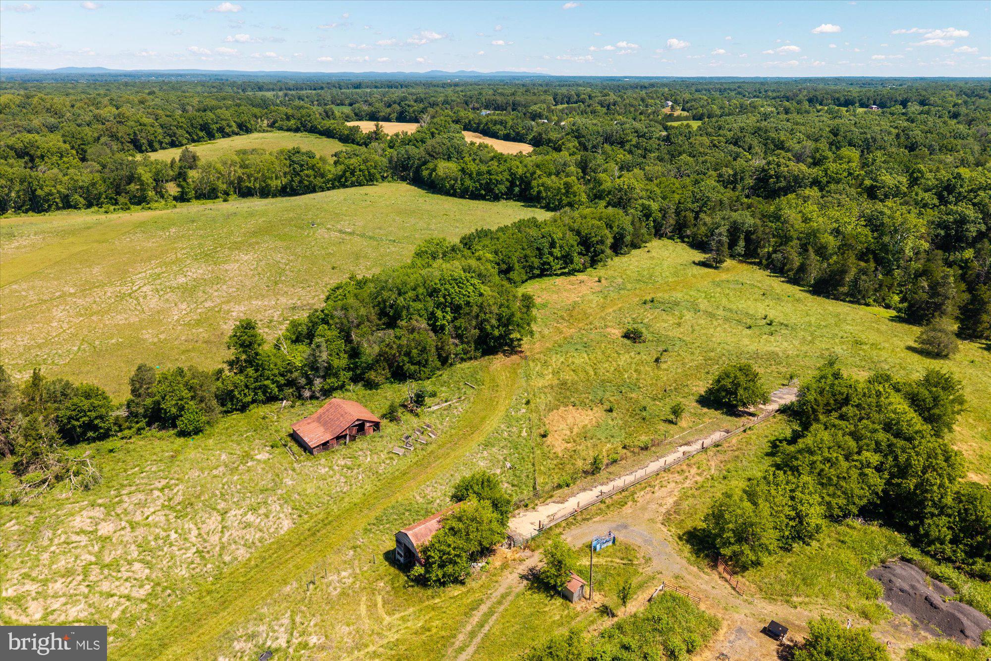 4700 Midland Road Midland, VA 22728 - Photo 18 of 31 Expansive countryside retreat awaits.