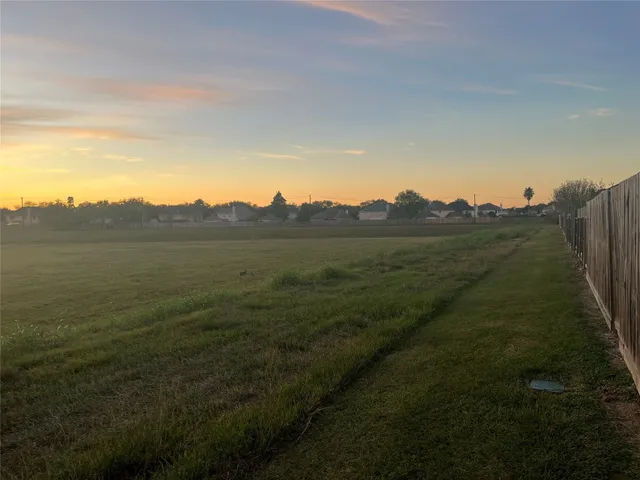 $2,400 | 4522 Park Trail Lane, Pasadena, TX 77505