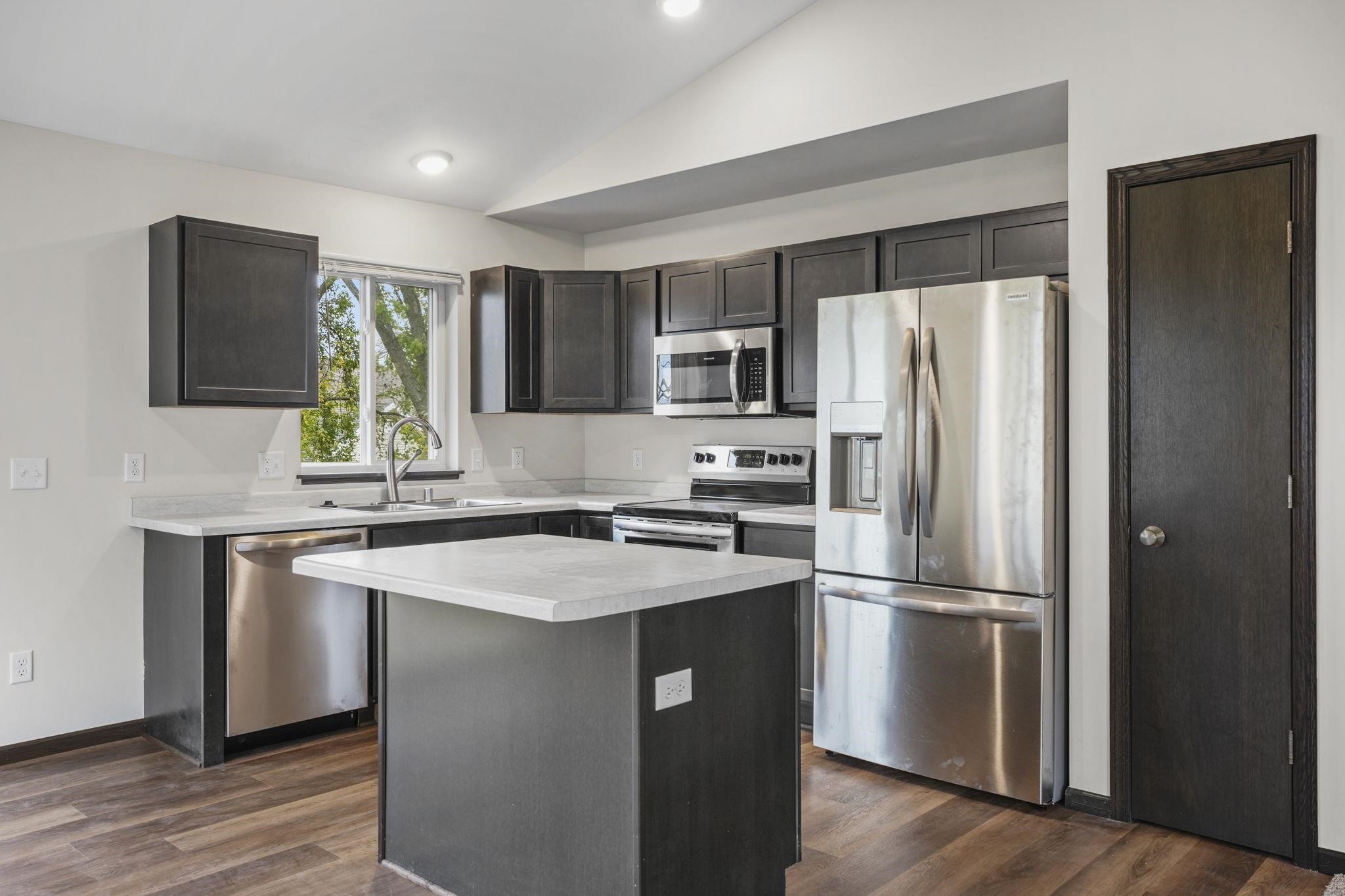 930 Waters Edge Court Marshall, WI 53559 - Photo 3 of 53