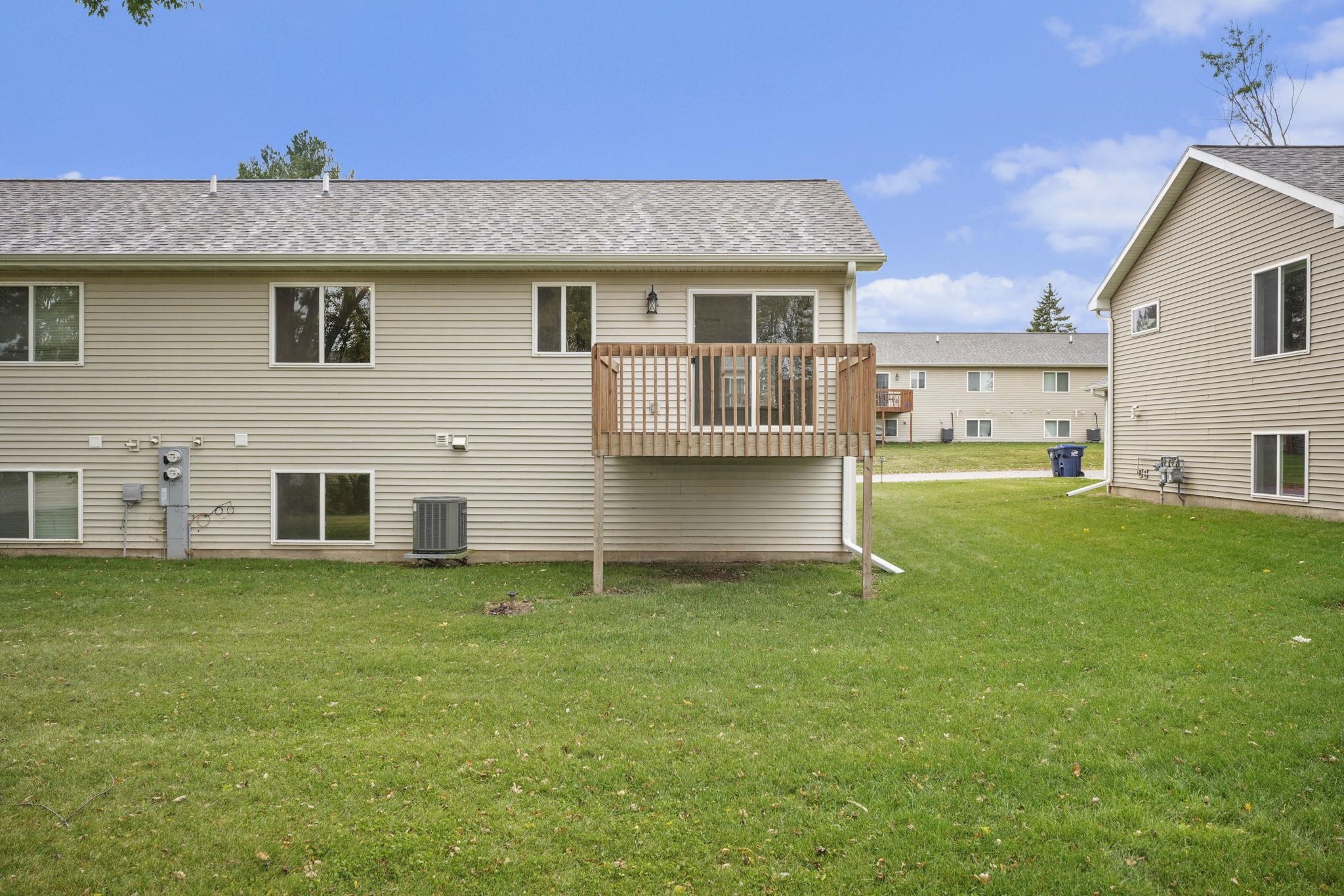 930 Waters Edge Court Marshall, WI 53559 - Photo 7 of 53