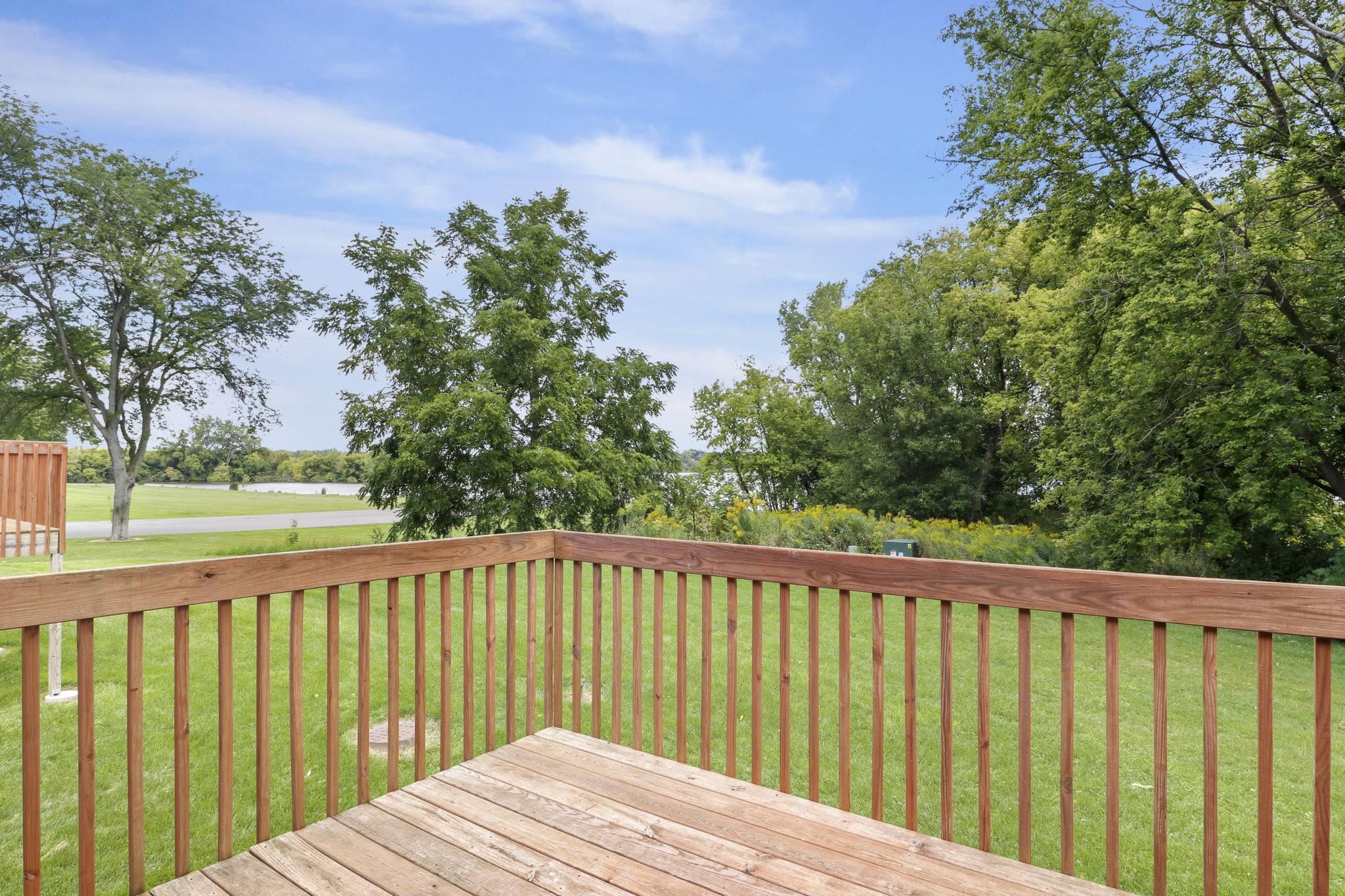 930 Waters Edge Court Marshall, WI 53559 - Photo 9 of 53