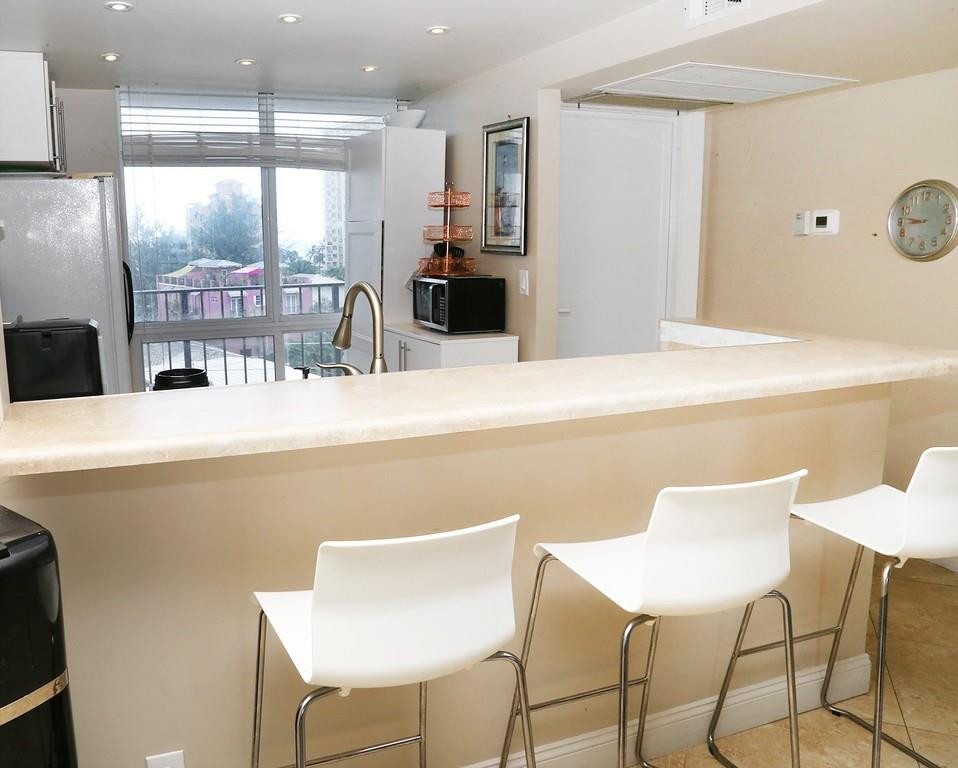 521 North Riverside Drive, Unit 602 Pompano Beach, FL 33062 - Photo 14 of 29 Kitchen