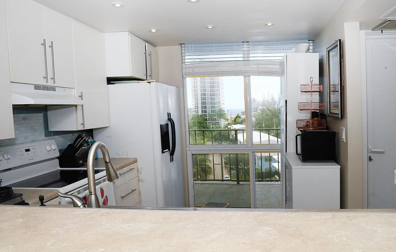 521 North Riverside Drive, Unit 602 Pompano Beach, FL 33062 - Photo 16 of 29 Kitchen View