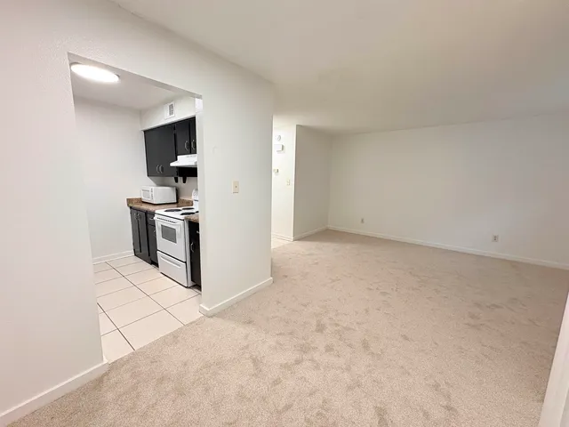 $1,050 | 1530 Live Oak Drive, Unit B3, Tallahassee, FL 32301