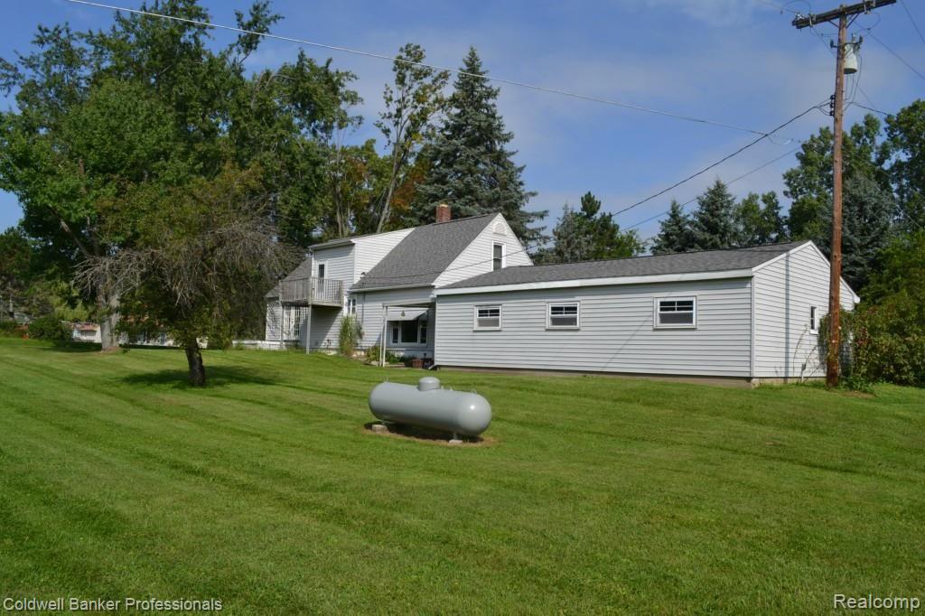 194 North Maple Leaf Road Lapeer, MI 48446 - Photo 8 of 28
