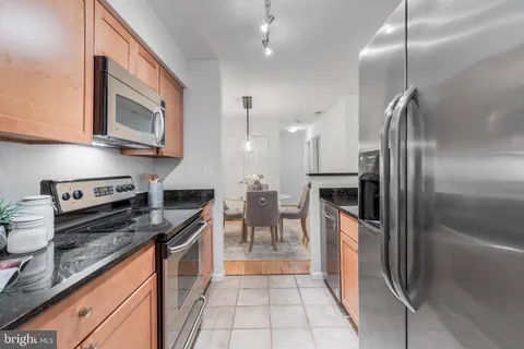 $375,000 | 2050 North Calvert Street, Unit 104, Arlington, VA 22201