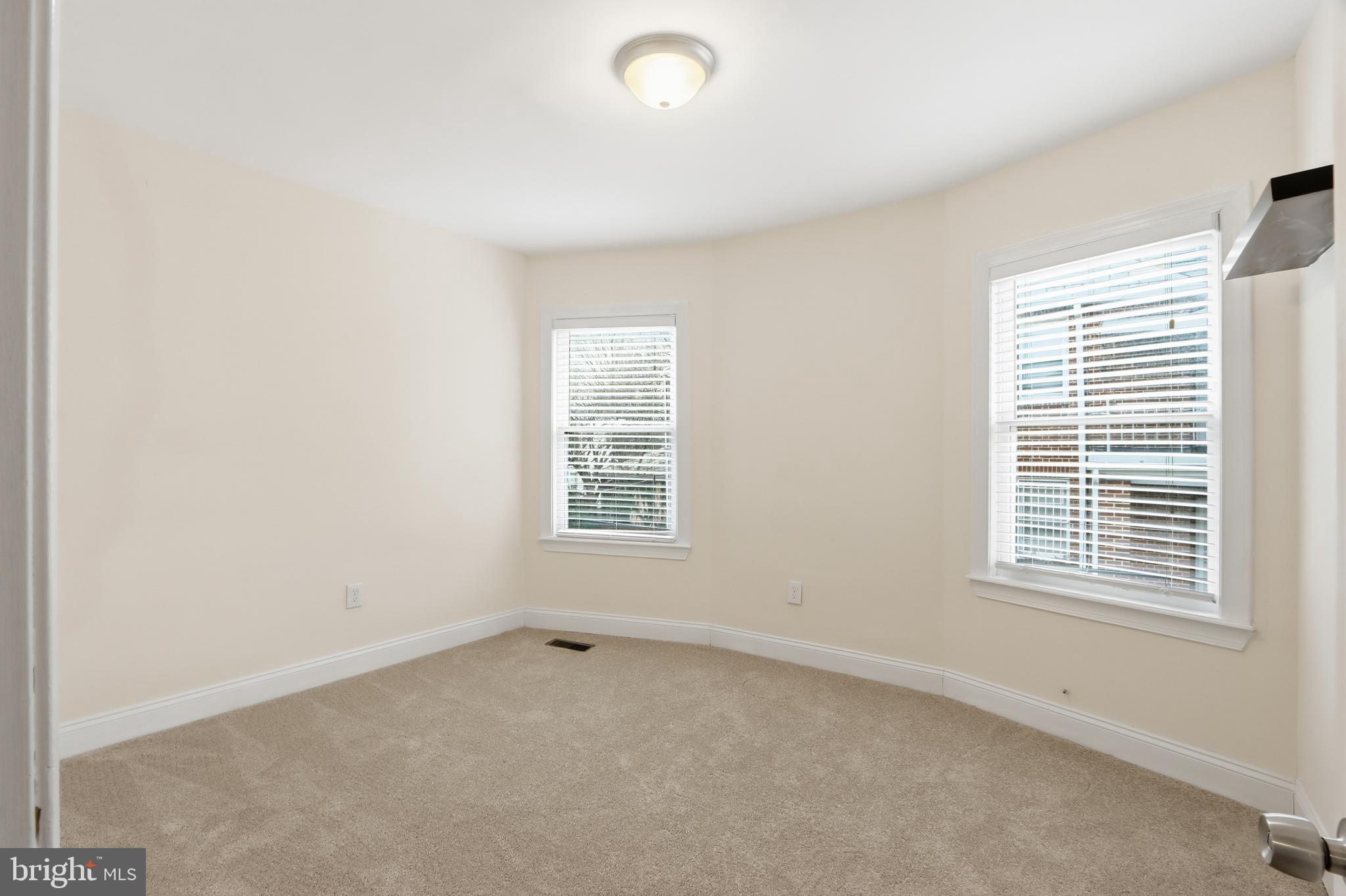 3211 Dorchester Road Baltimore, MD 21215 - Photo 20 of 28