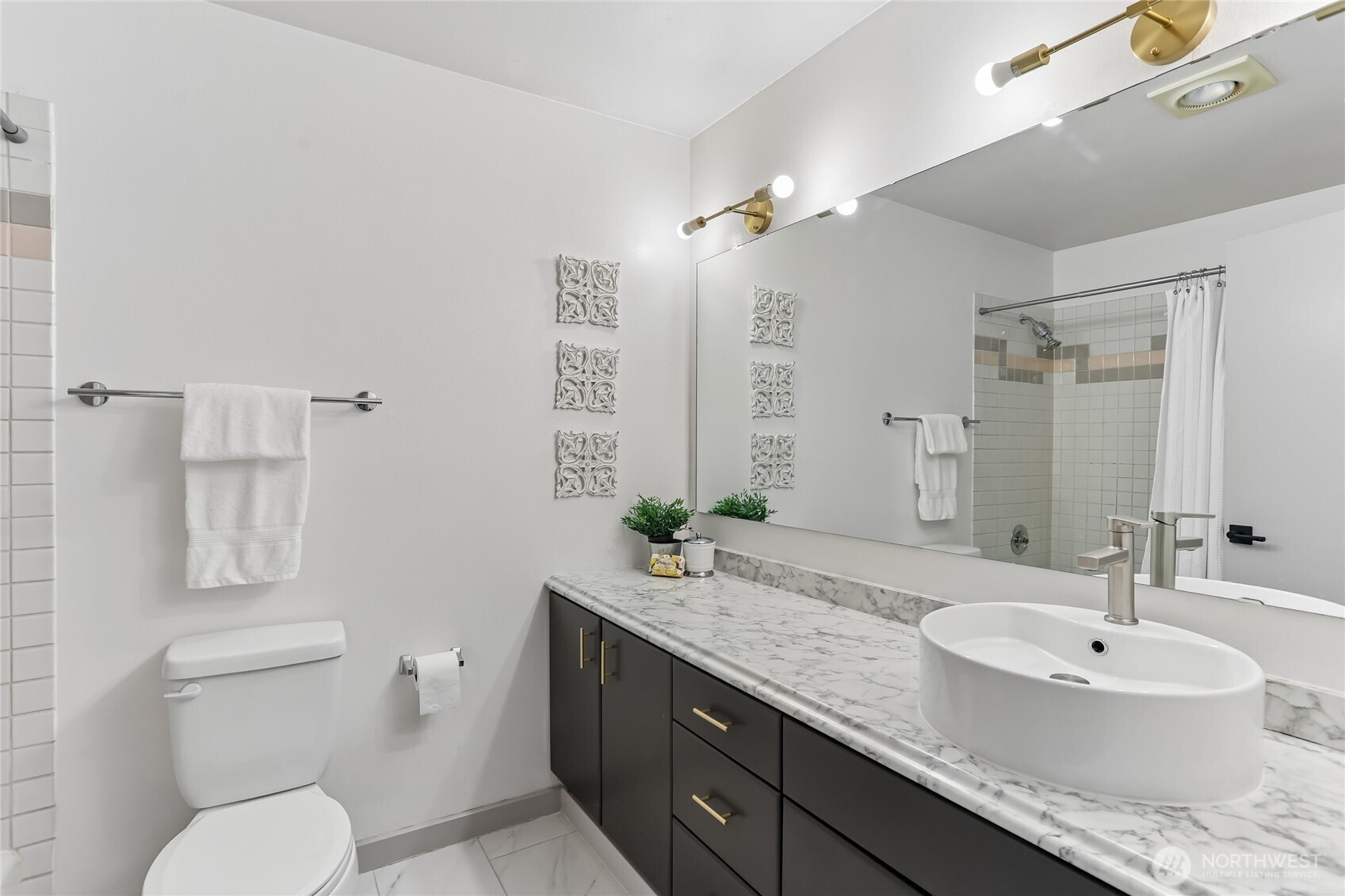 701 Galer Street, Unit 813 Seattle, WA 98109 - Photo 26 of 40