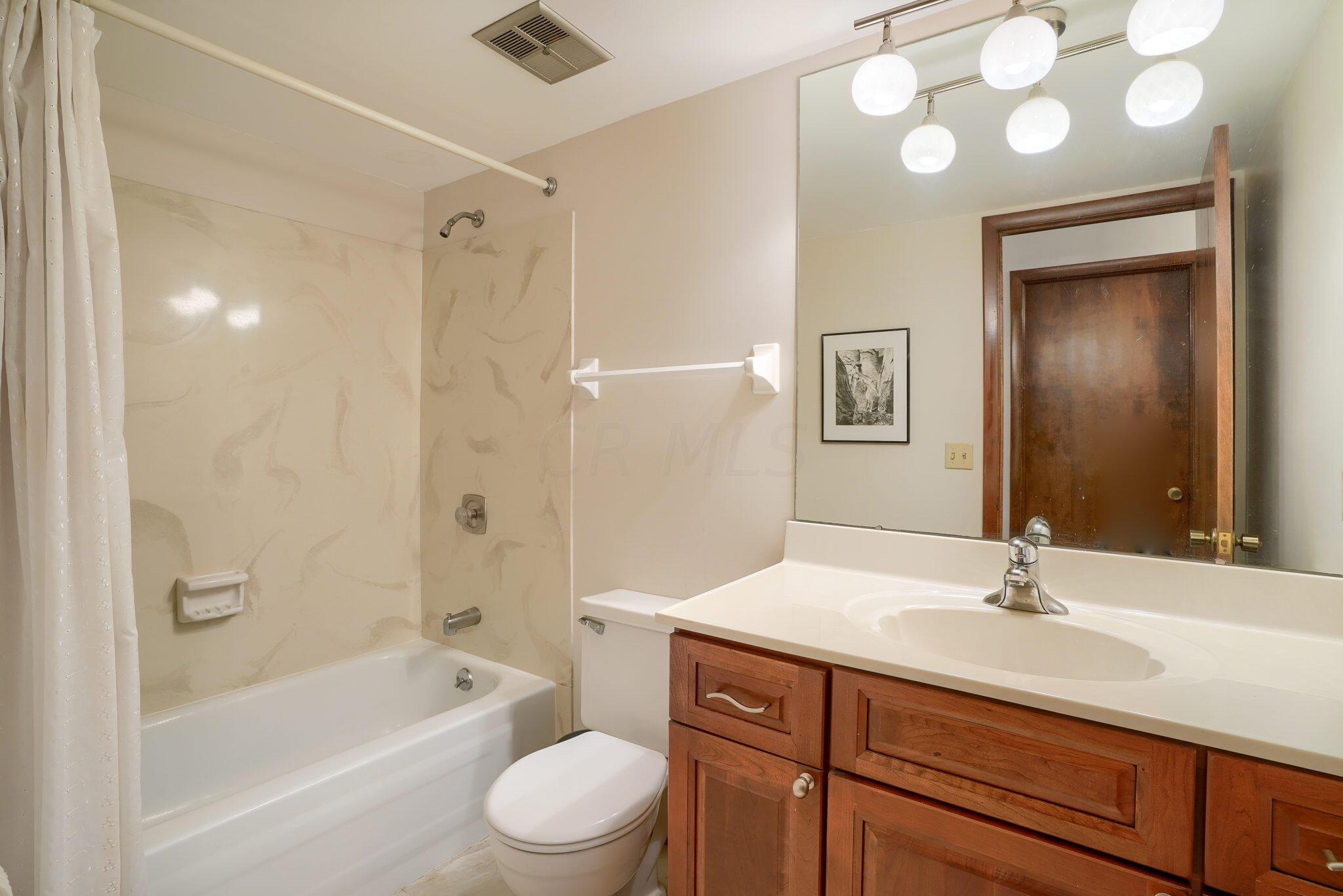 602 South Spring Road Westerville, OH 43081 - Photo 46 of 52 Full bath 2 upstairs