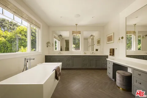 $7,995,000 | 126 South Westgate Avenue, Los Angeles, CA 90049